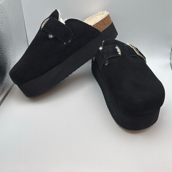 CUSHIONAIRE Women's Cozy Genuine Suede Platform Clog SIZE 8.5 WIDE BLACK - Picture 4 of 7